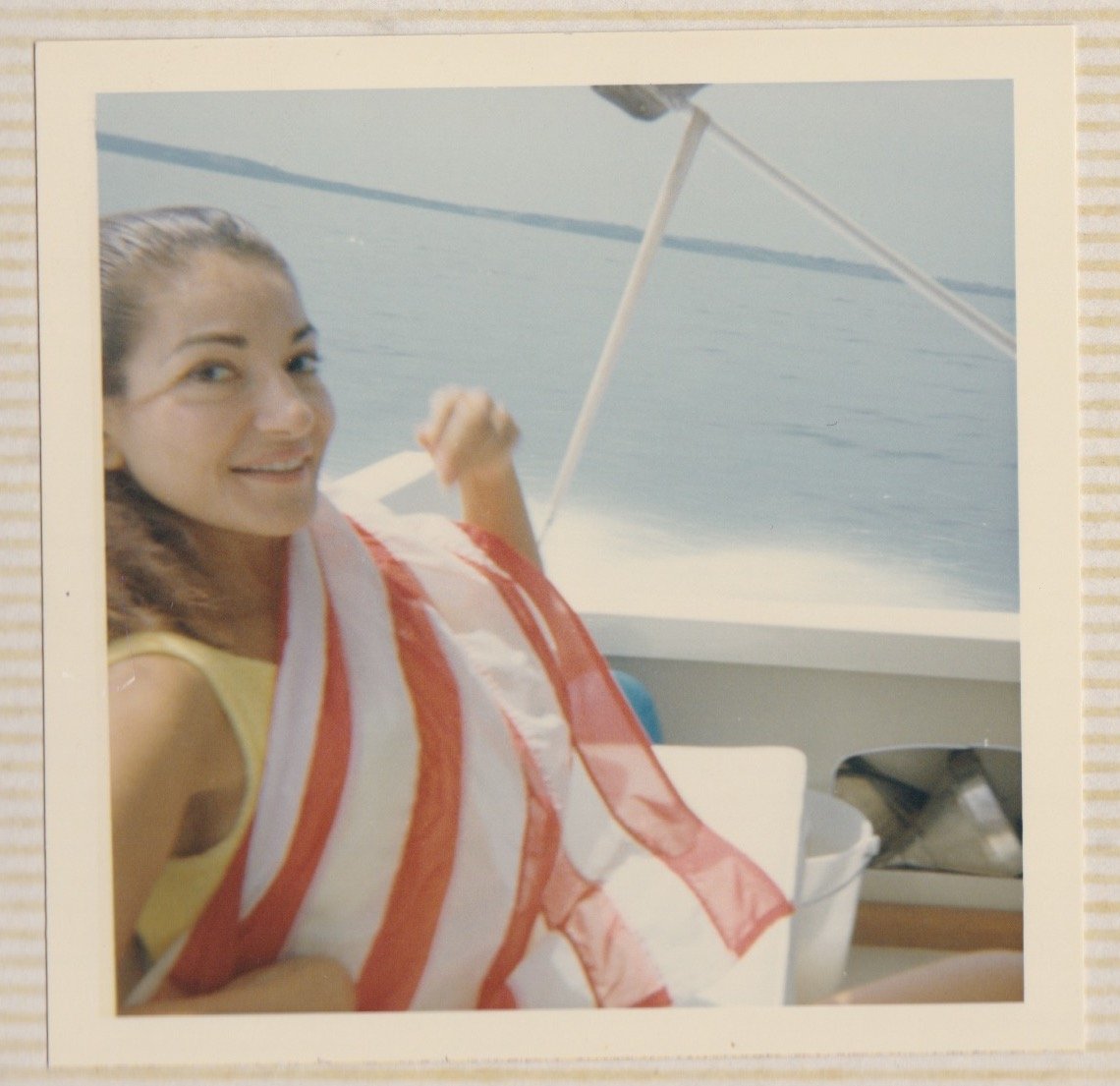 Polaroid autoportrait 1966 en croisière sur le Christina © Fonds de Dotation Maria Callas 