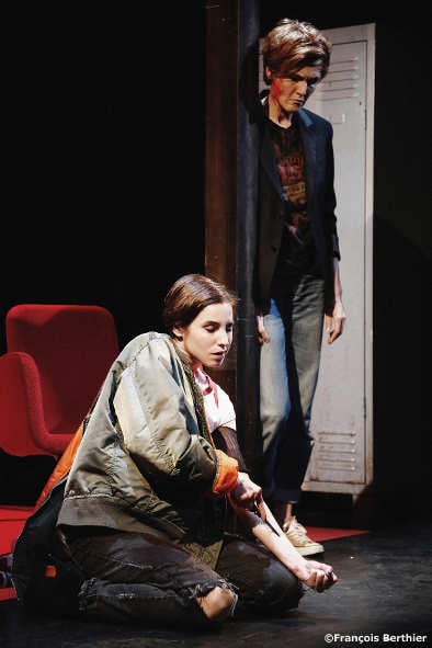 KING KONG THEORIE Photo Couteau (photo libre(c)Francois Berthier)