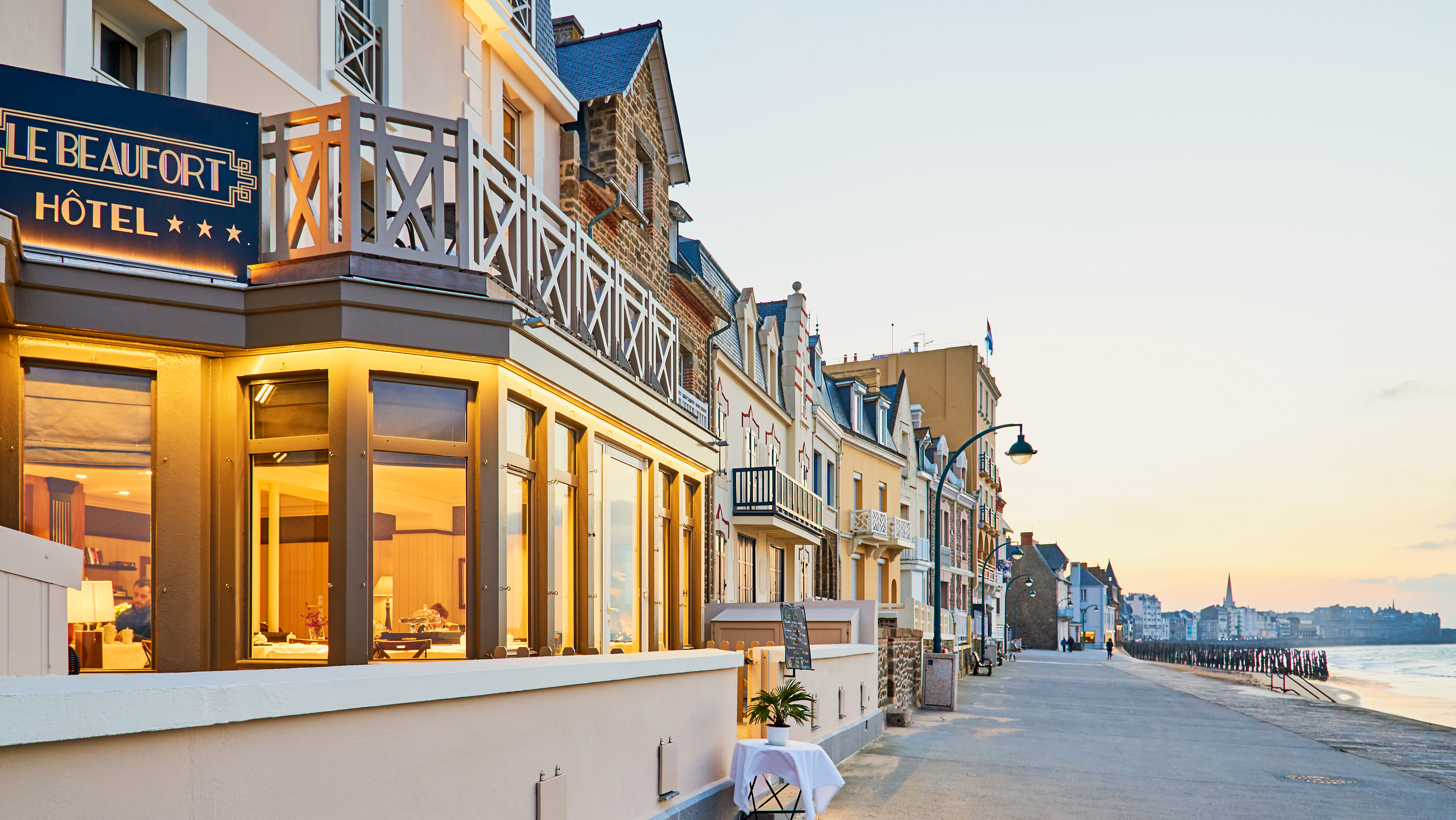 Hôtel Le Beaufort, 25 chaussée du Sillon à Saint-Malo (Crédit photo SLT Juhere)