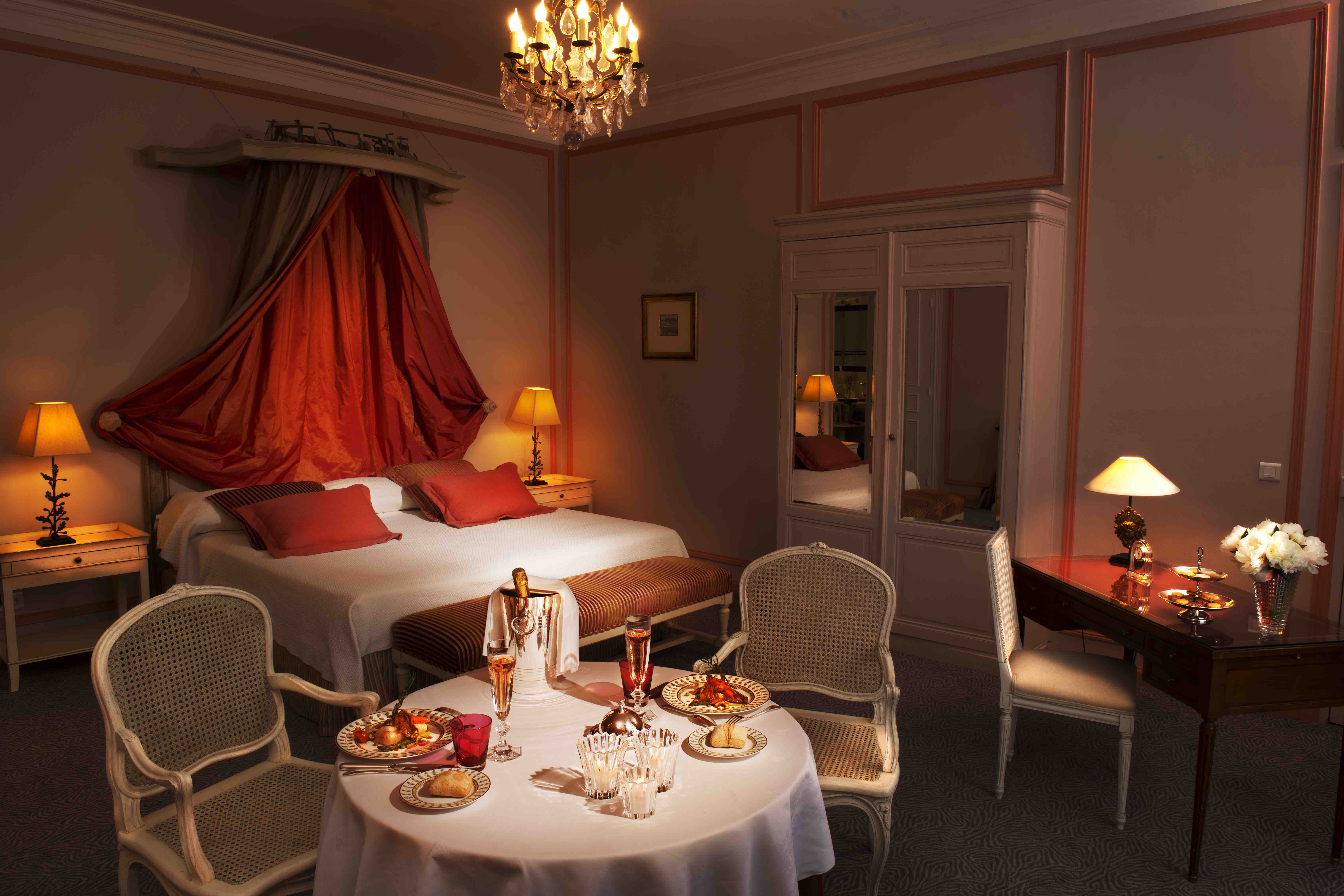 Dîner romantique - Crédit Pavillon Henri IV 