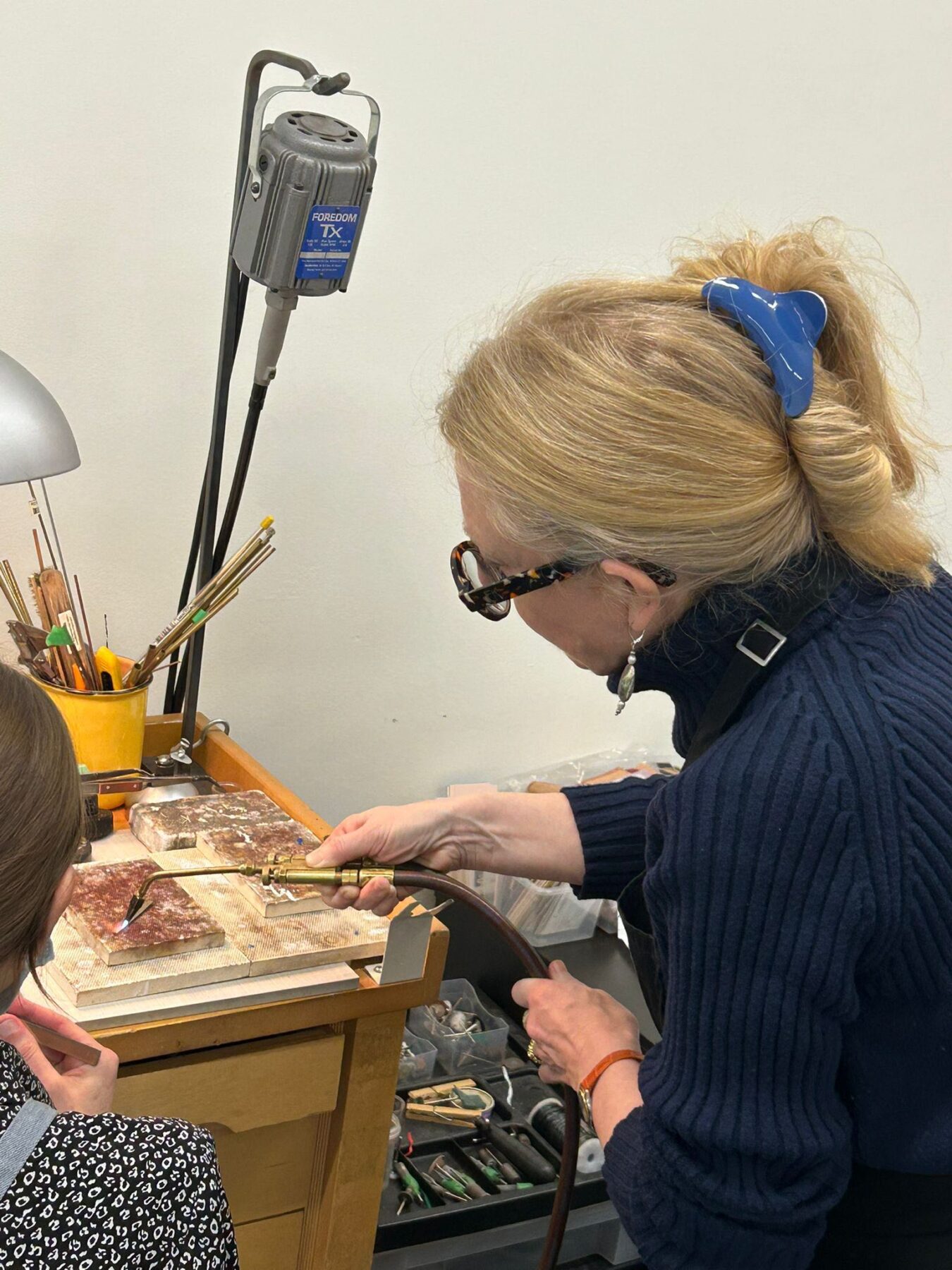 Atelier création bijoux chez Caillette (Montréal) - Crédit Chemin Lisant 