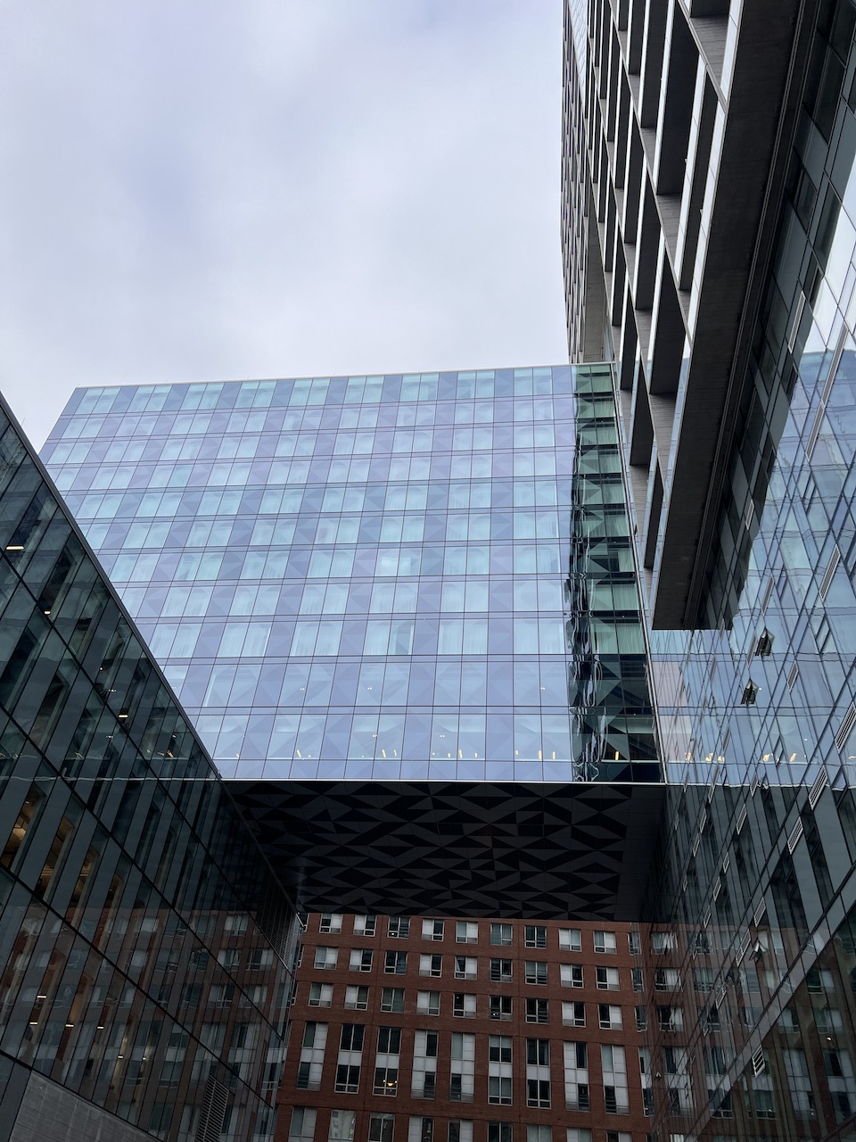 Hôtel Humaniti à Montréal (Crédit Chemin Lisant)