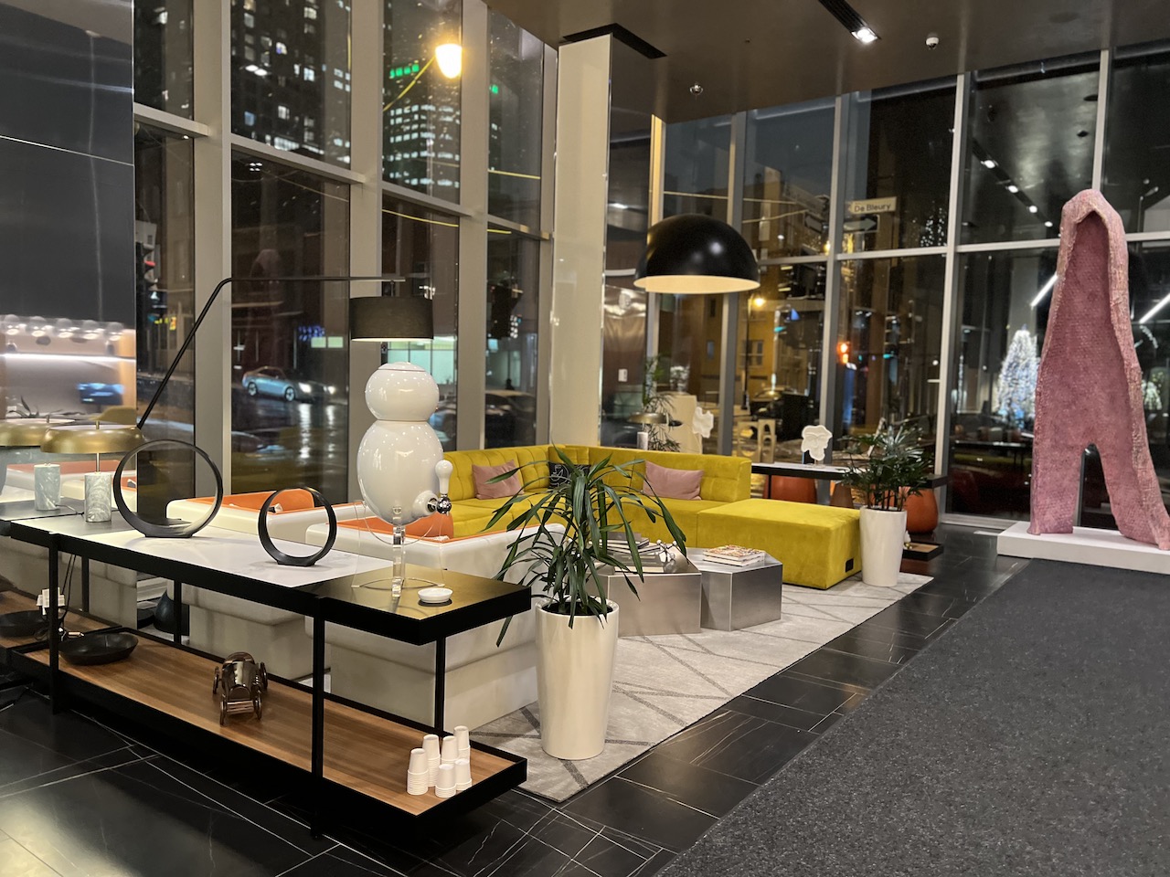 Hôtel Humaniti à Montréal (Crédit Chemin Lisant)